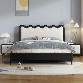Минималистичная эстетичная двуспальная кровать размера 