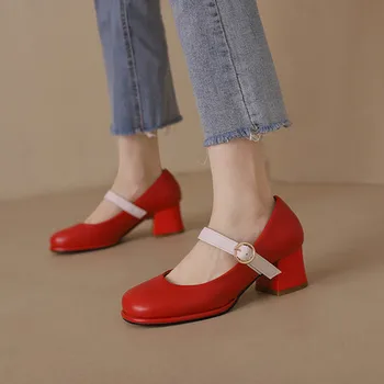 Обувь на высоком каблуке большого размера, подчеркивающая цвет и моду обуви на толстом каблуке с квадратным носком
